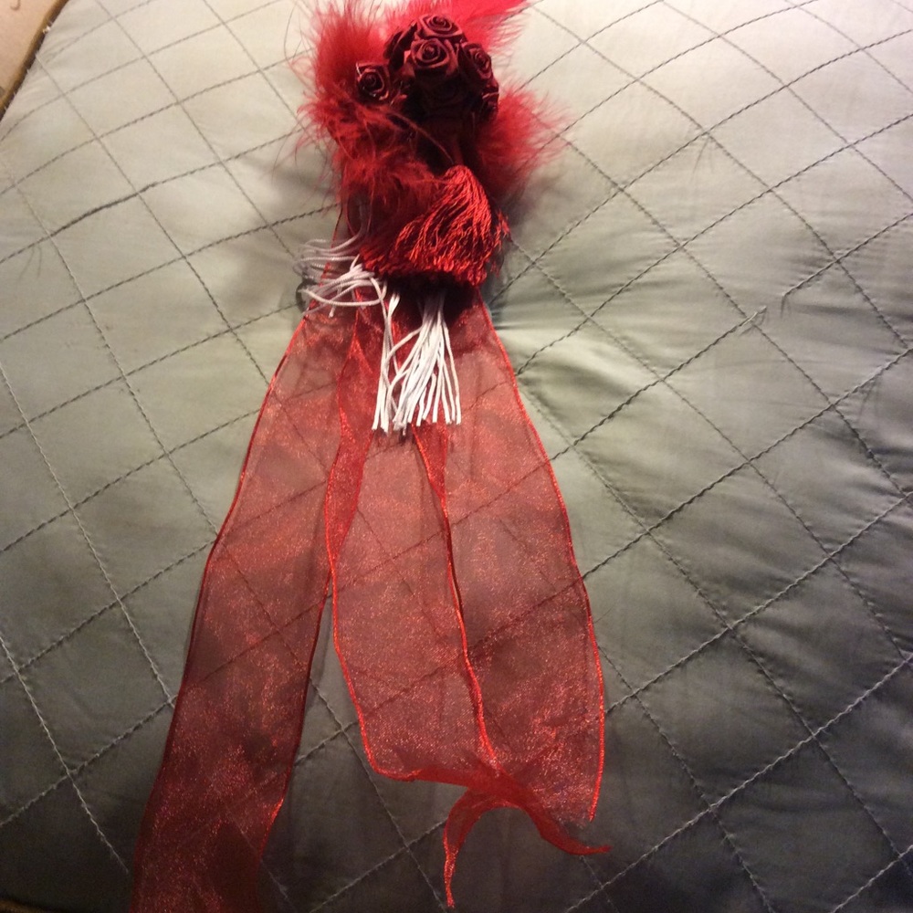 Red Rosie - Picture 2 of 2